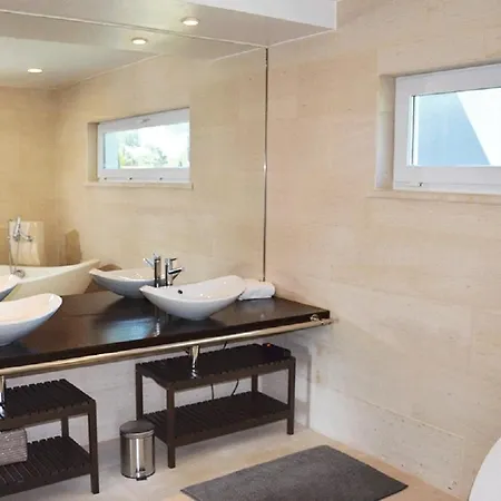 Morena Villa *