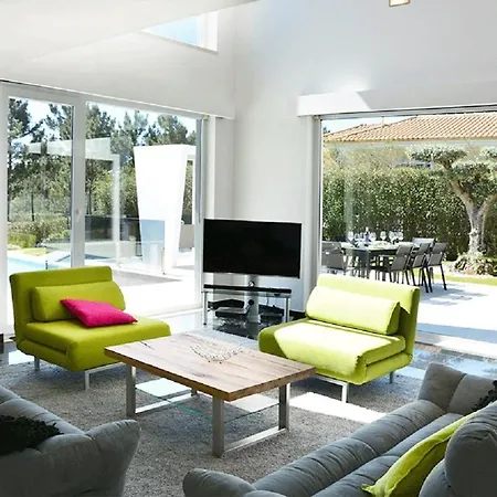 Morena Villa Charneca (Setubal)